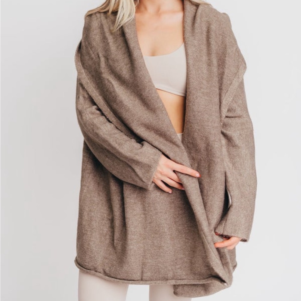 Worth collective NWTsoft high quality thick & warm coatigan with hood & pockets